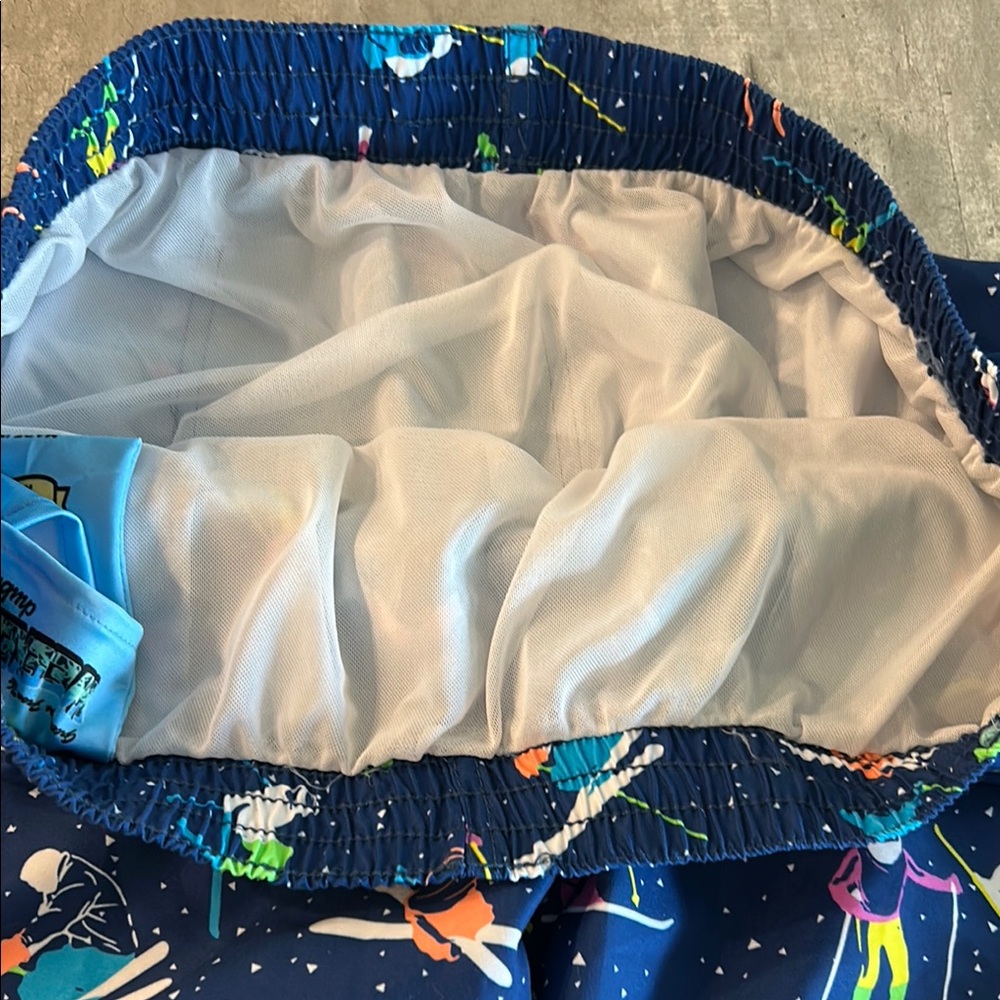 Chubbies Navy Ski Print Swim Shorts size XXL - Picture 5 of 6